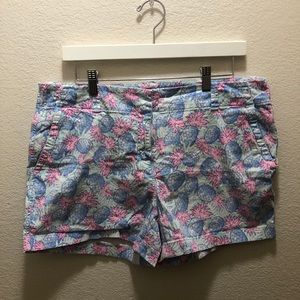 womens vineyard vines pineapple shorts